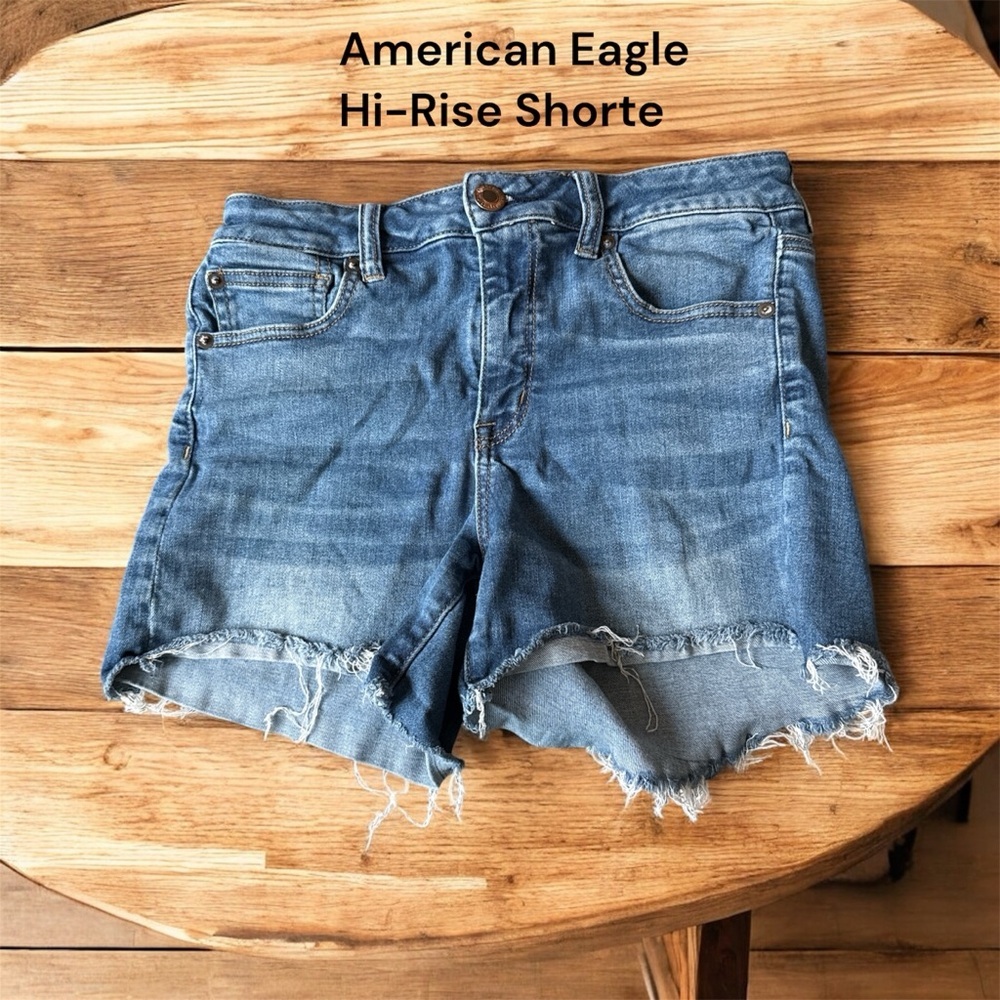 🐶❄️American Eagle Outfitters Frayed Hem Blue Jean Shorts